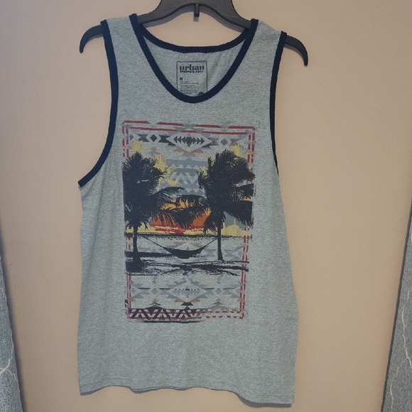 Urban Pipeline Gray Tank Top with Palm Tree Graphic - Picture 1 of 3